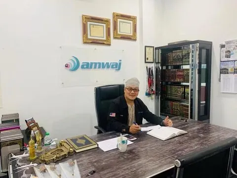 Pejabat Amwaj Travel & Tours, sebelum UAR ditubuhkan